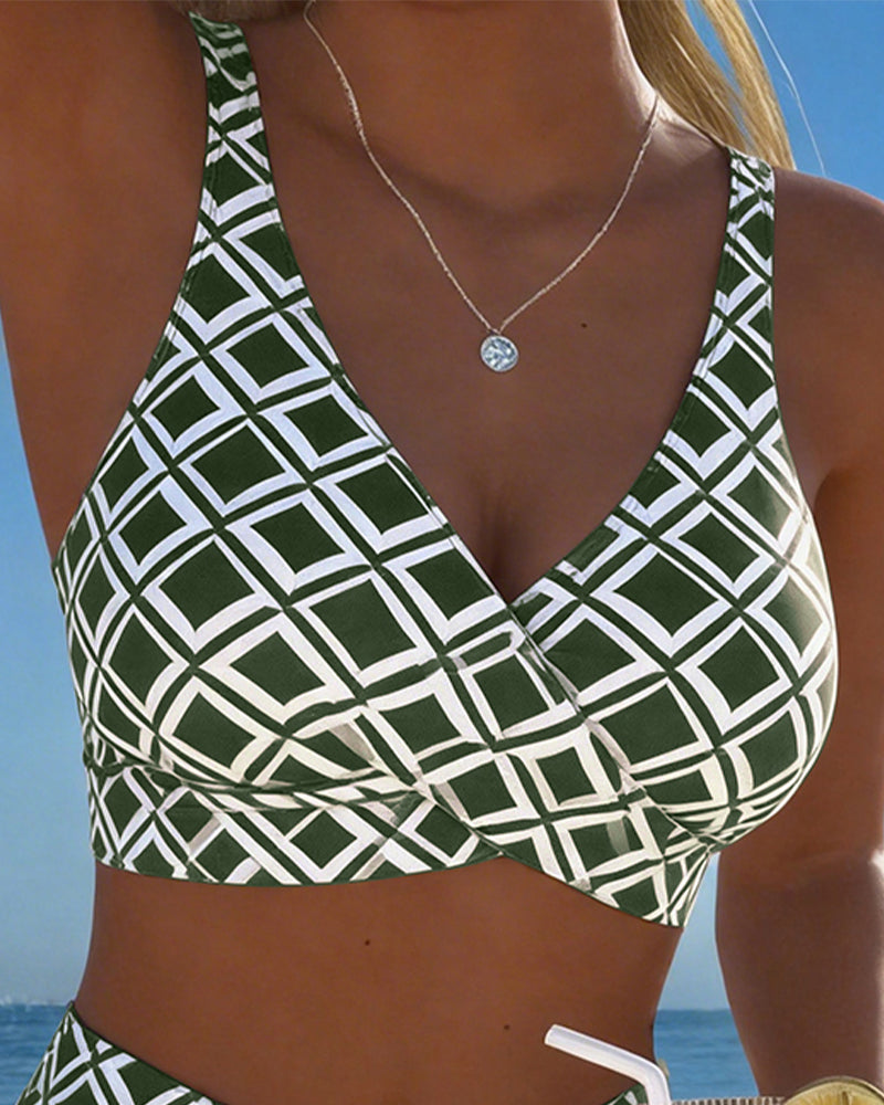 Bikini de dos piezas con corte de sujetador y estampado de rombos.