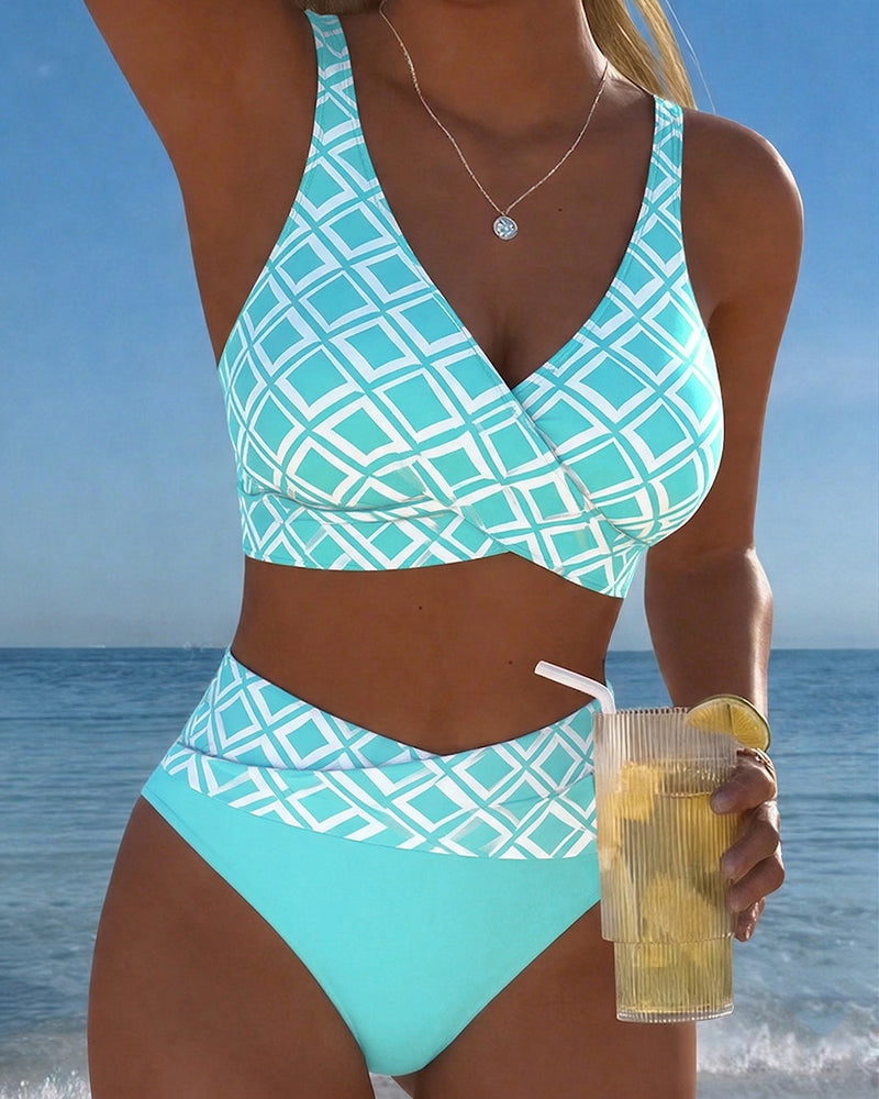 Bikini de dos piezas con corte de sujetador y estampado de rombos.