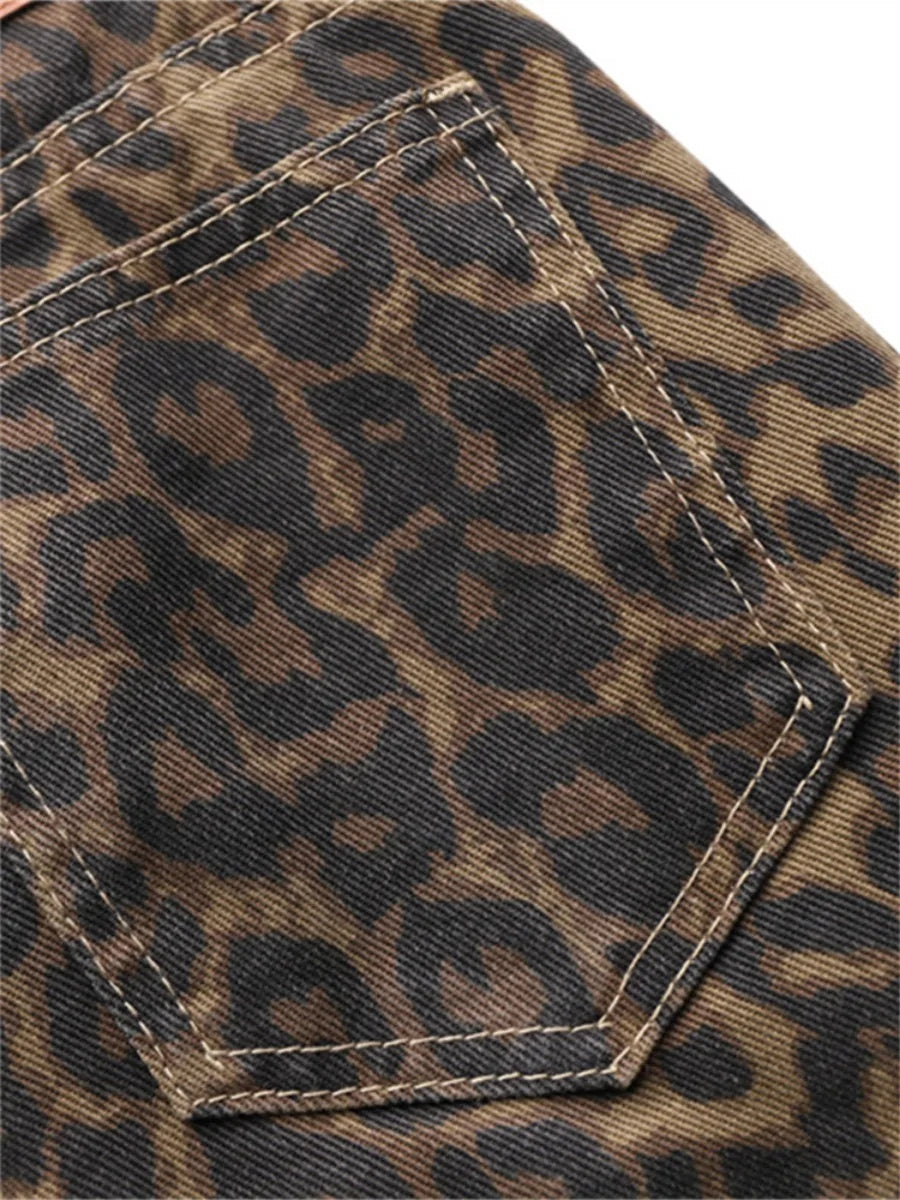 Vaqueros con estampado de leopardo