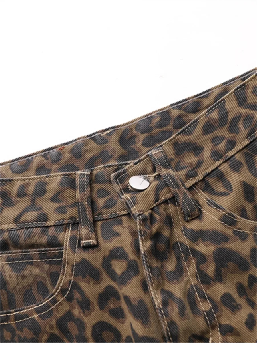 Vaqueros con estampado de leopardo