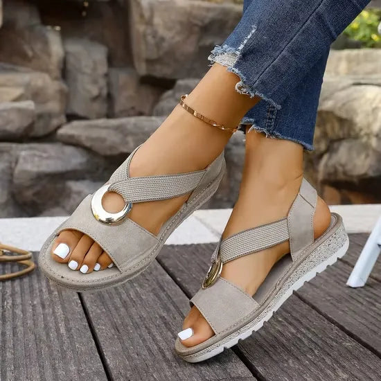 Elegantes sandalias con soporte ajustable