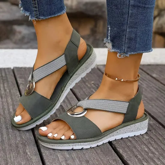 Elegantes sandalias con soporte ajustable