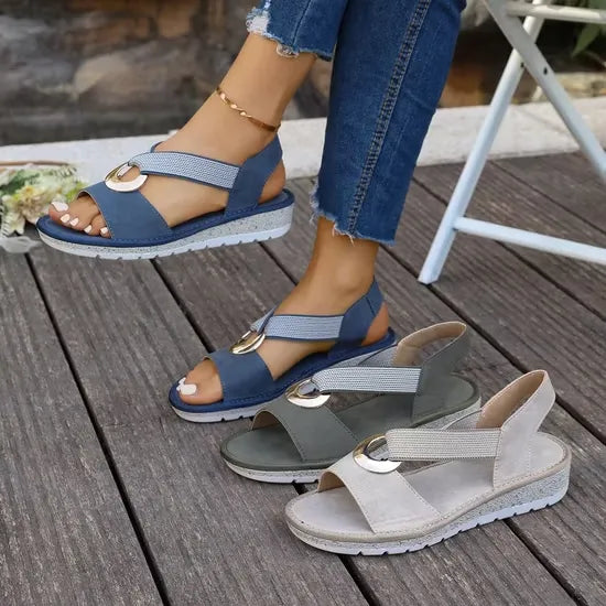 Elegantes sandalias con soporte ajustable