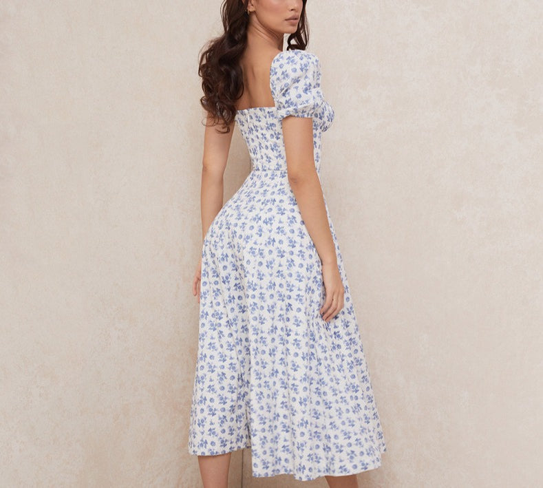 Vestido con mangas abullonadas