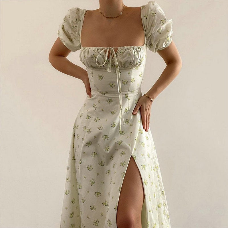 Vestido con mangas abullonadas